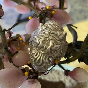 Antique Asian daynsti zodiac tiger head ring